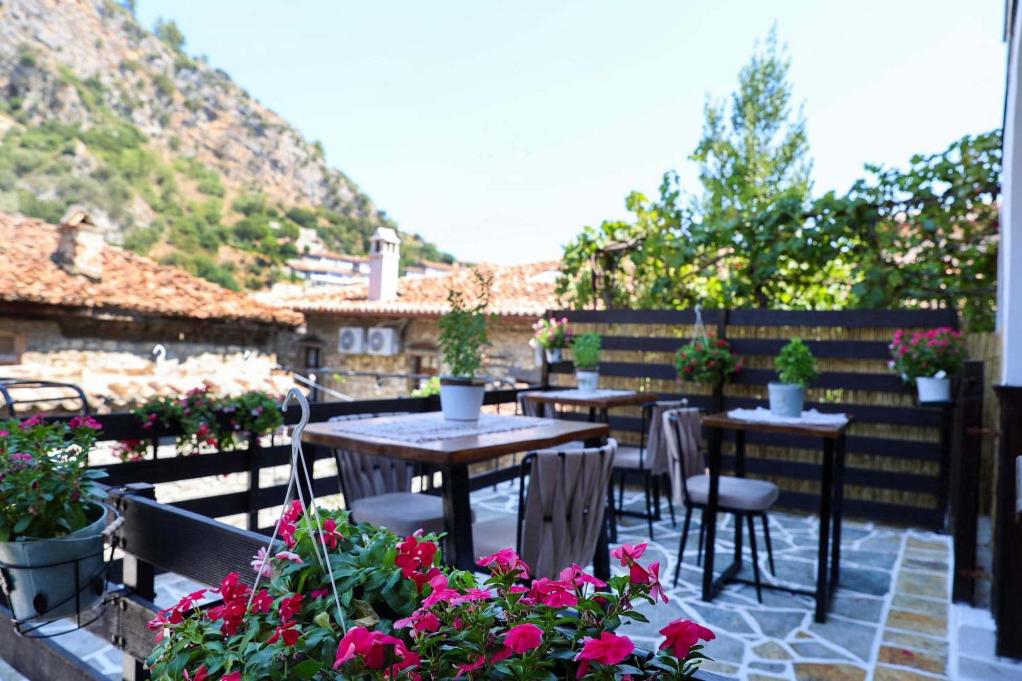 Ador Boutique Hotel Berat Exterior foto