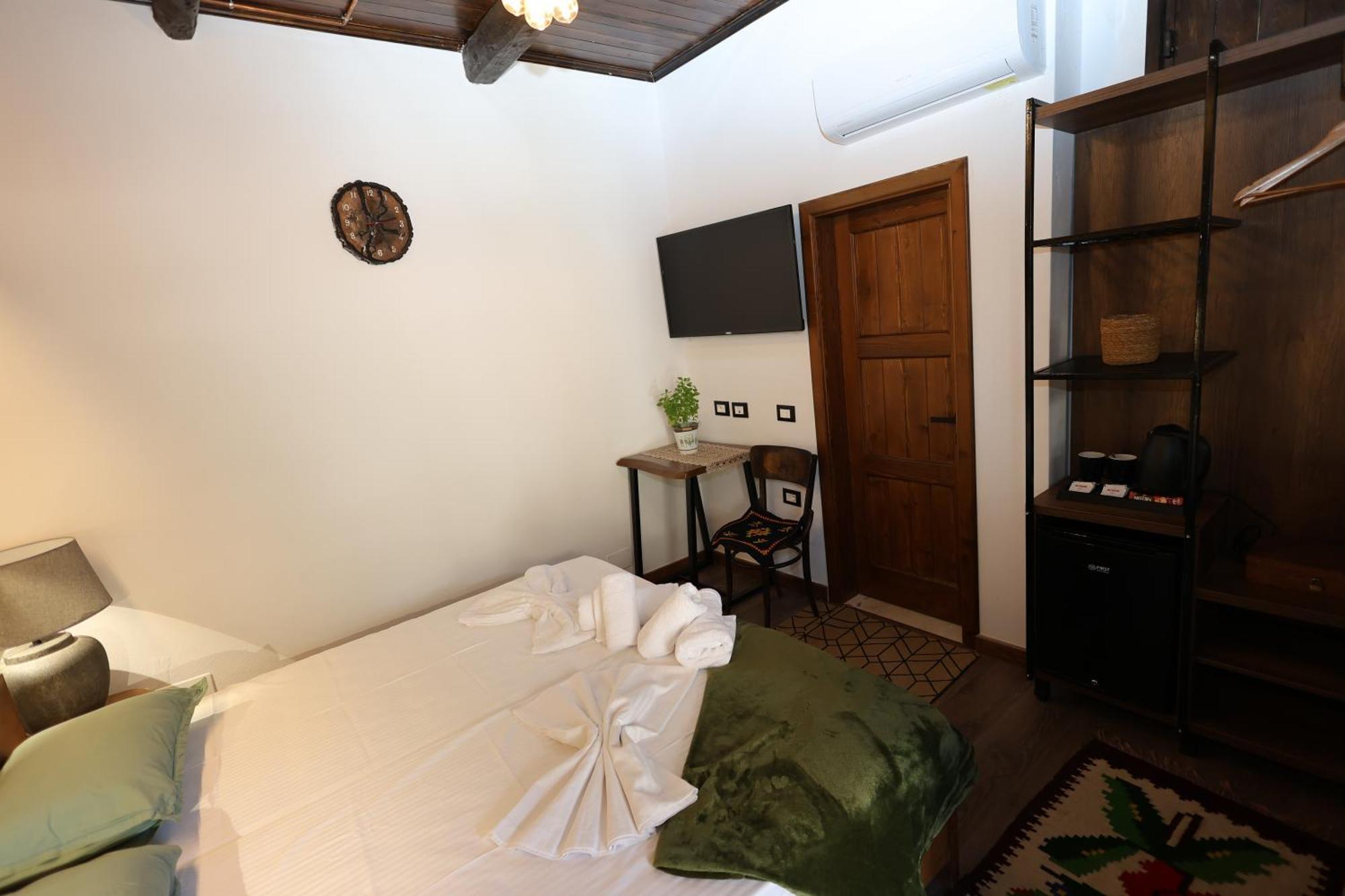 Ador Boutique Hotel Berat Exterior foto