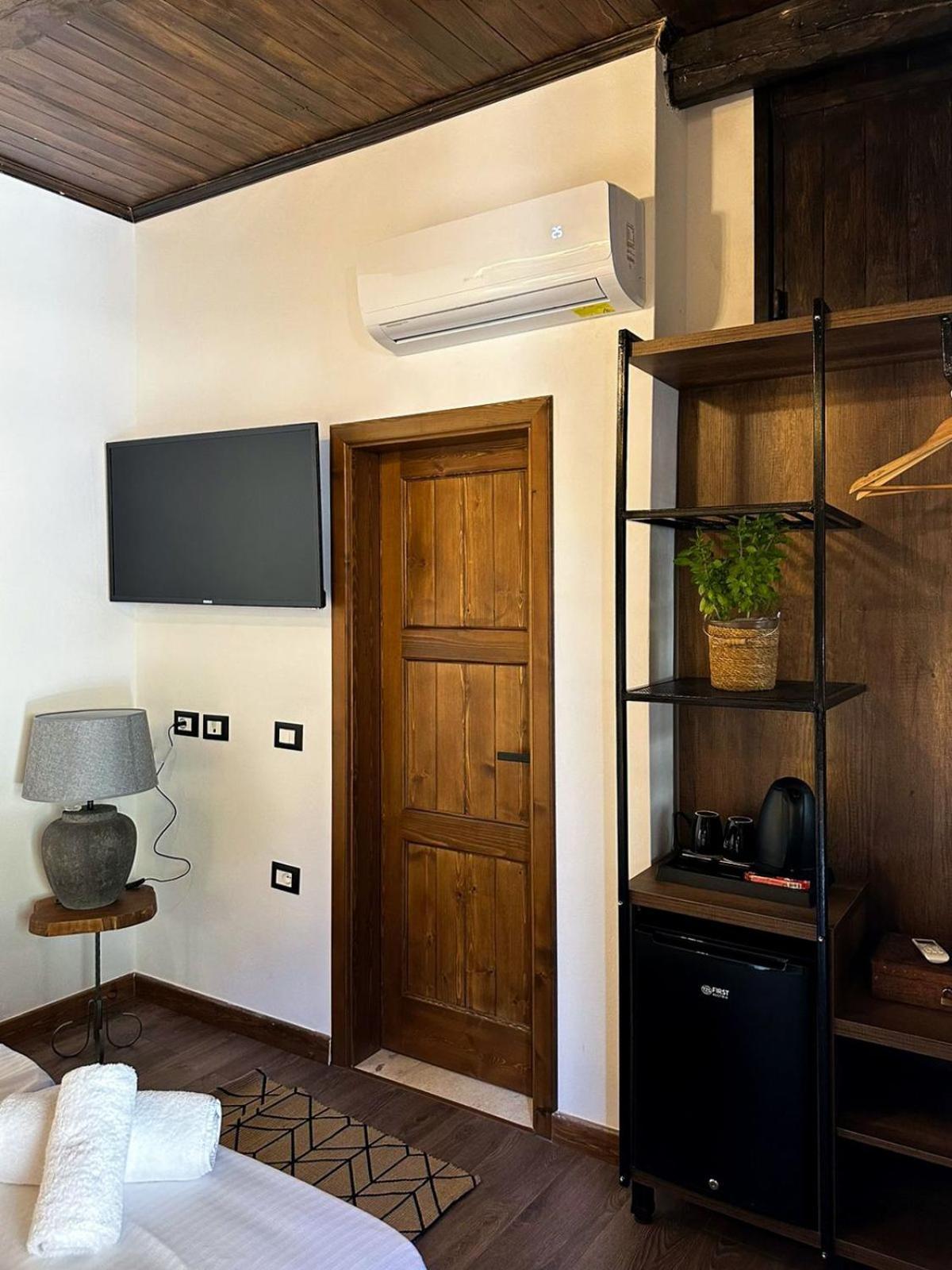 Ador Boutique Hotel Berat Exterior foto