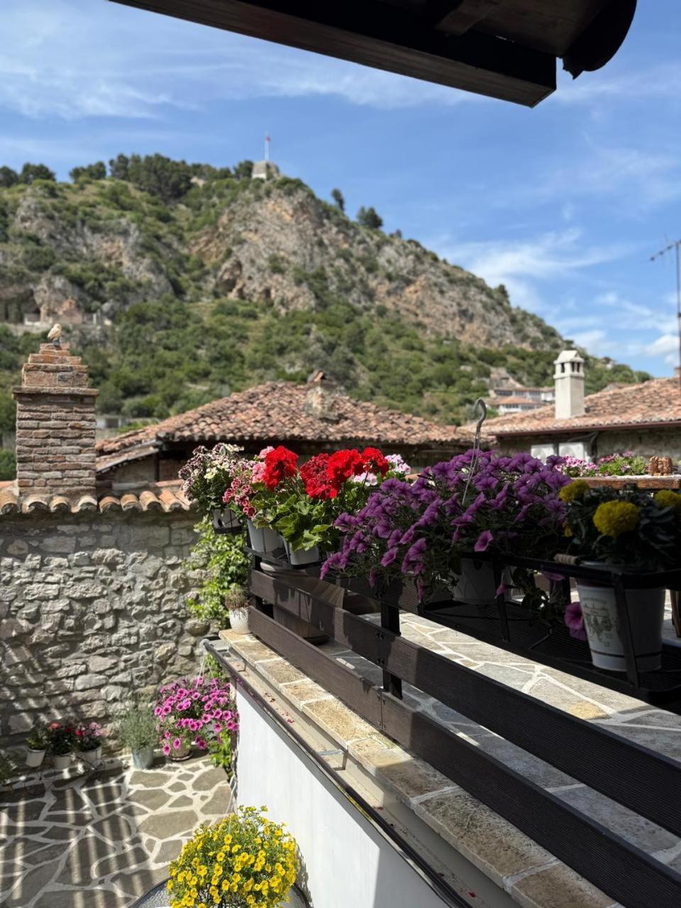 Ador Boutique Hotel Berat Exterior foto
